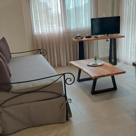 Kastro * Kalyves Polygyrou